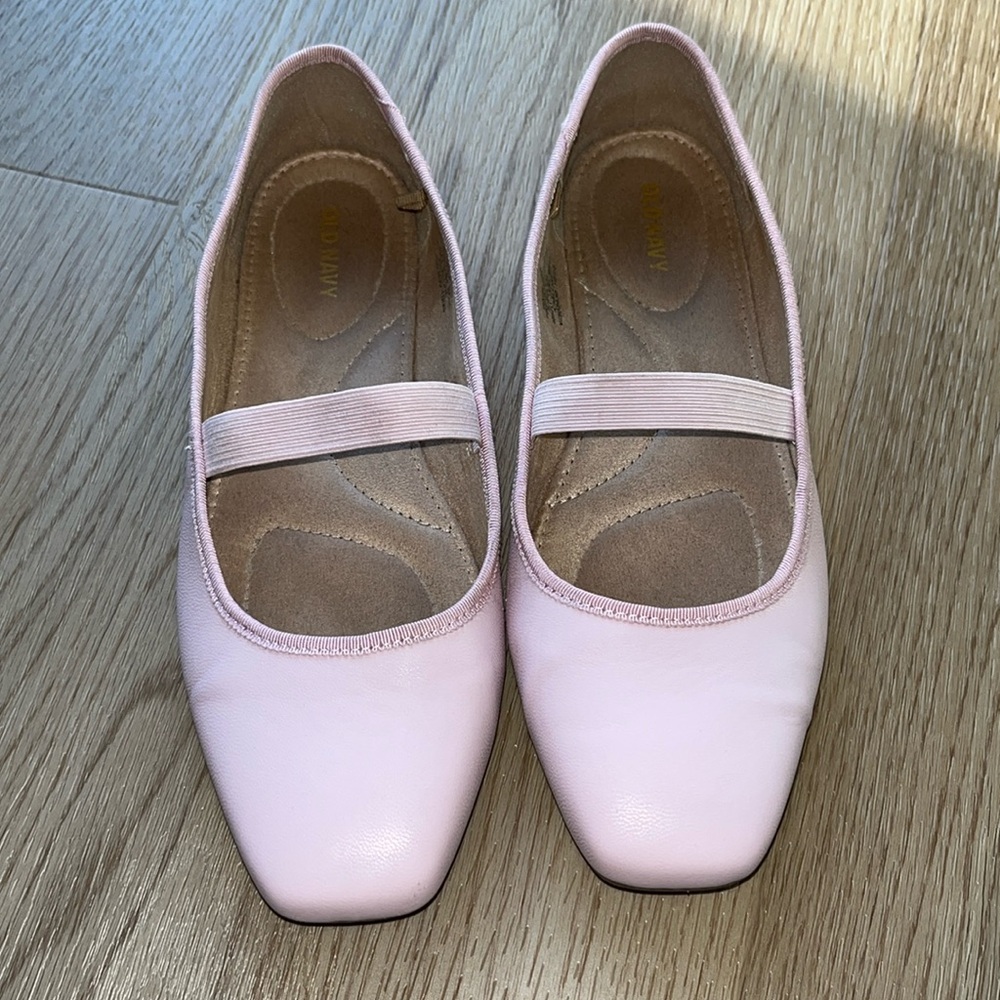 Ballet flats